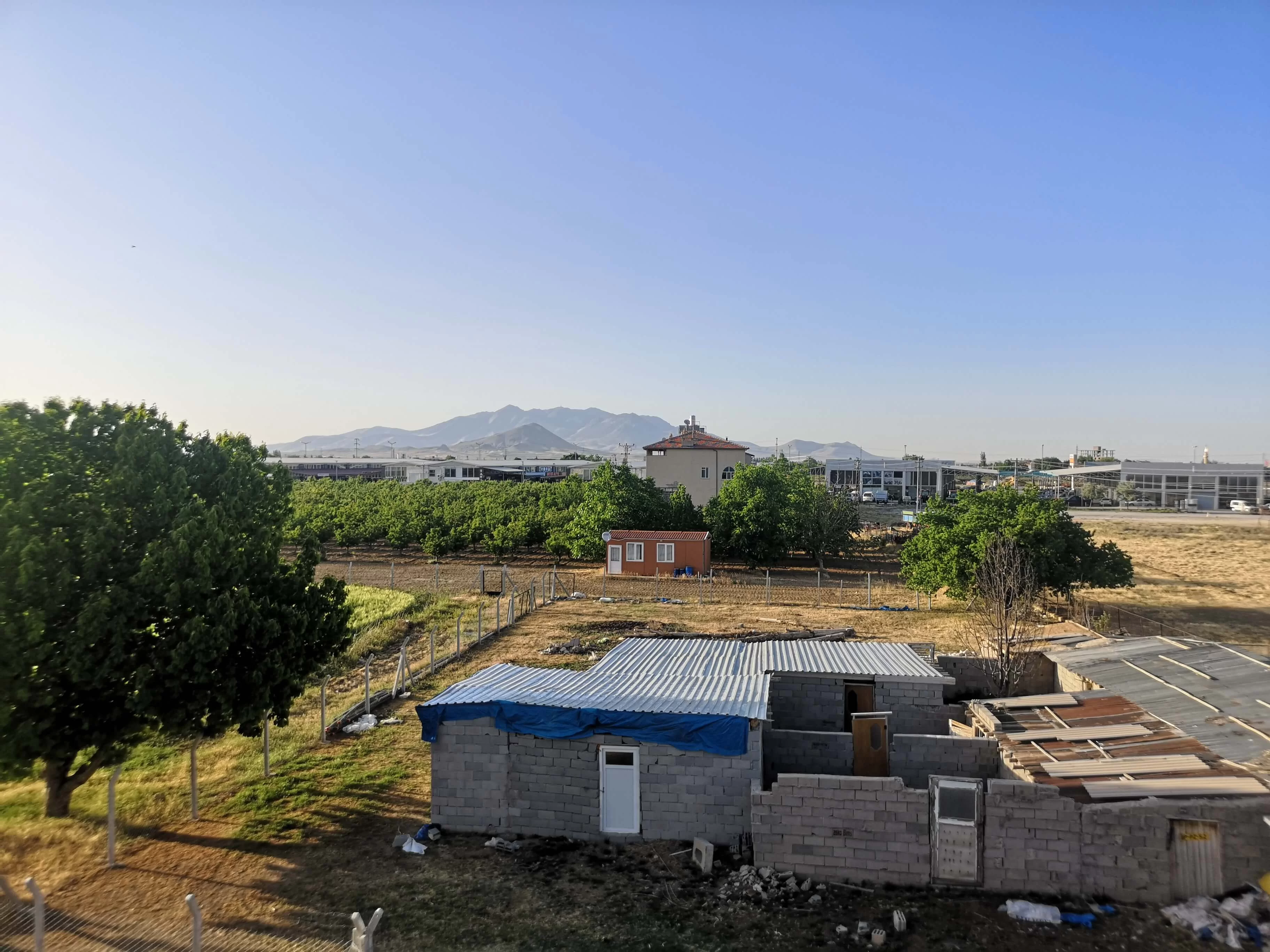 FATİH MAH.de SATILIK ARAZİ VE 2 KATLI BİNA