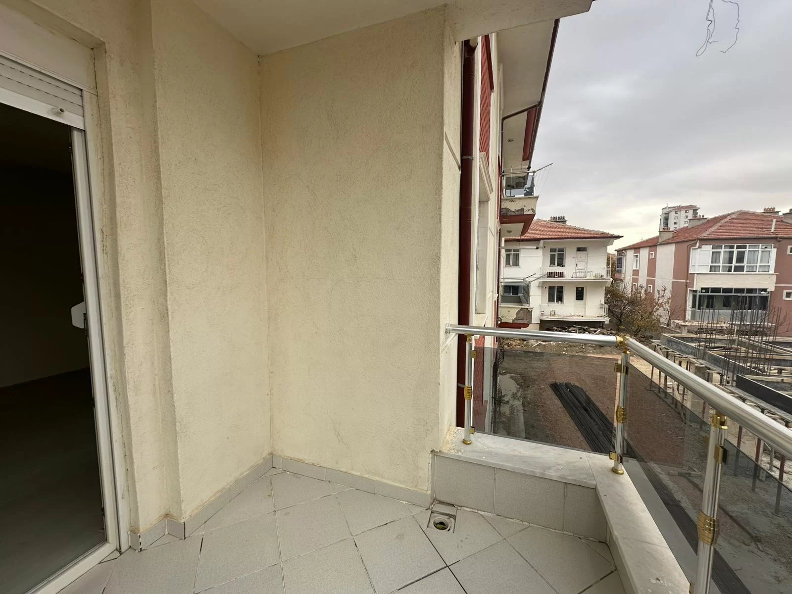 ÇELTEK MAH.de ARA KAT 3+1 SATILIK DAİRE