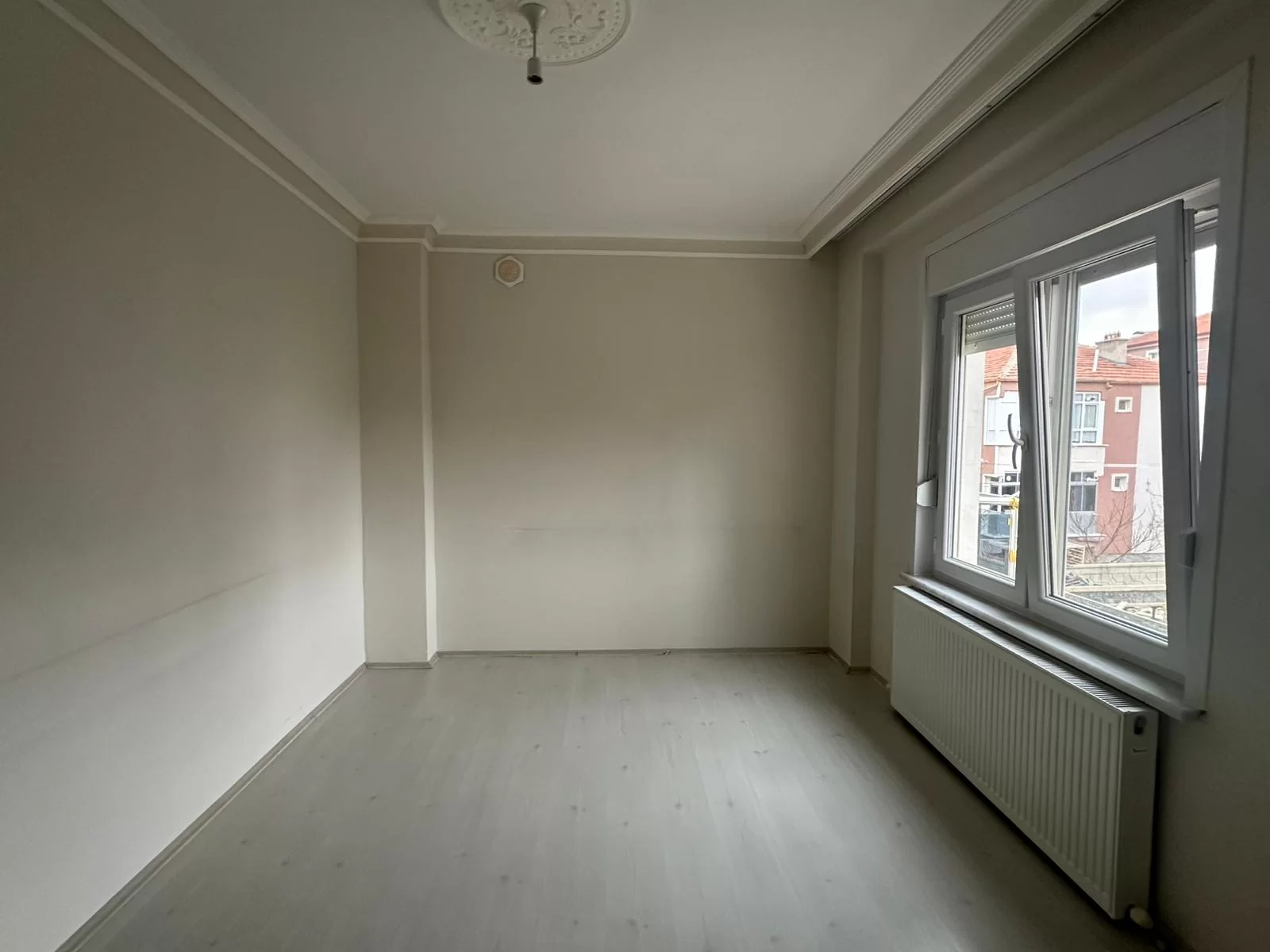 ÇELTEK MAH.de ARA KAT 3+1 SATILIK DAİRE