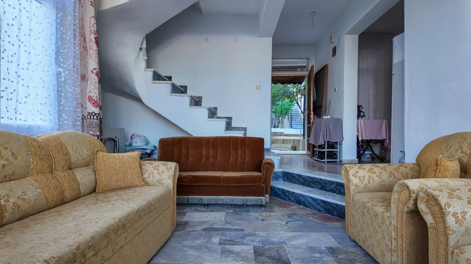 MAVİ KENT'te DOĞAYLA İÇ İÇE DENİZ MANZARALI SATILIK YAZLIK