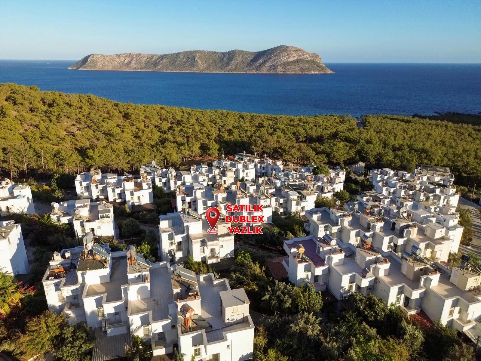 MAVİ KENT'te DOĞAYLA İÇ İÇE DENİZ MANZARALI SATILIK YAZLIK