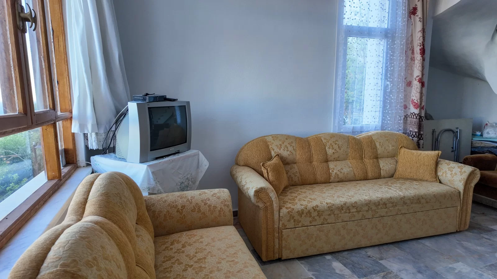 MAVİ KENT'te DOĞAYLA İÇ İÇE DENİZ MANZARALI SATILIK YAZLIK