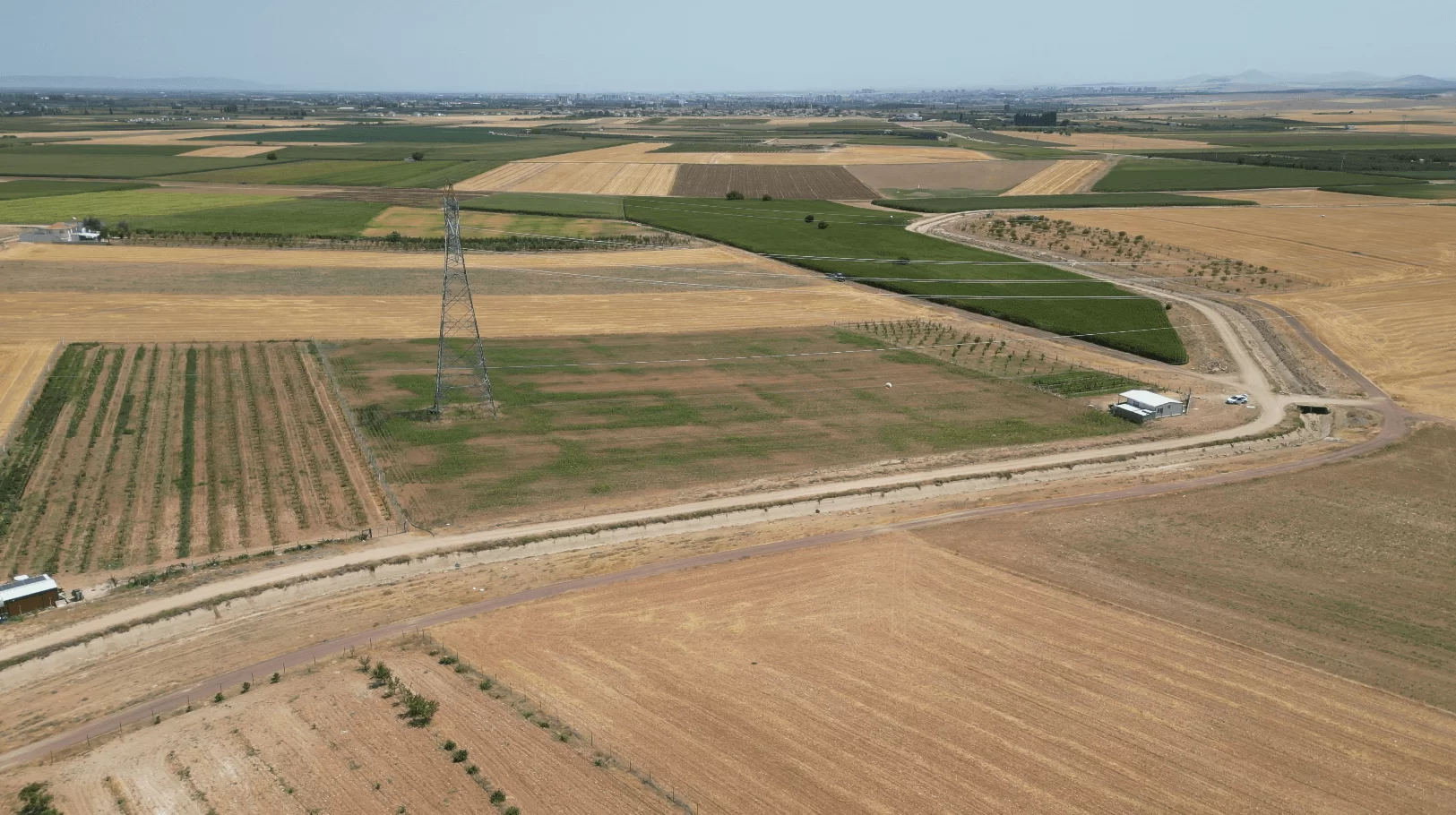 ESENTEPE'ye YAKIN KONUMDA SATILIK TARLA