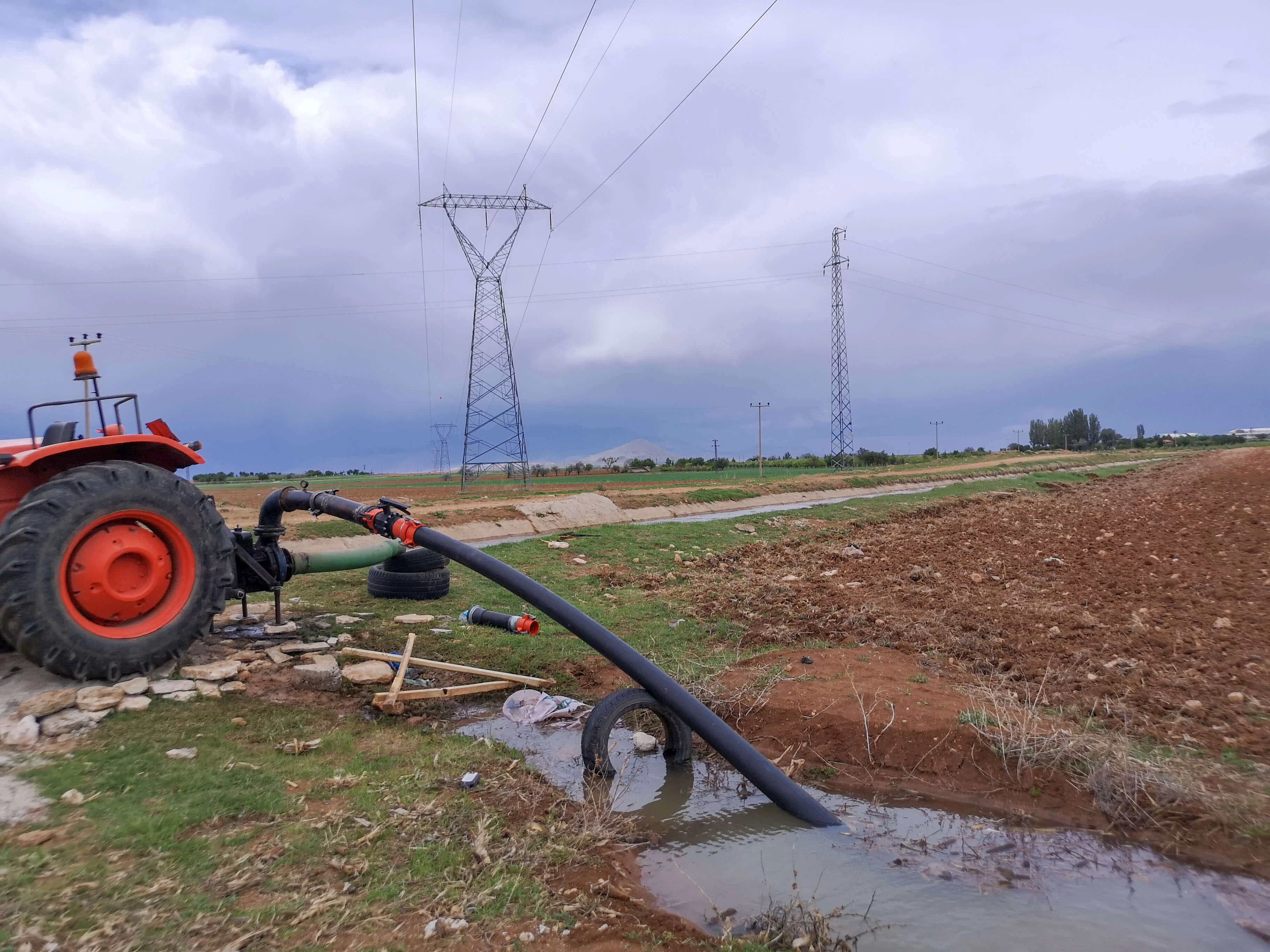 GÖNDERE' de 9 DÖNÜM SATILIK TARLA