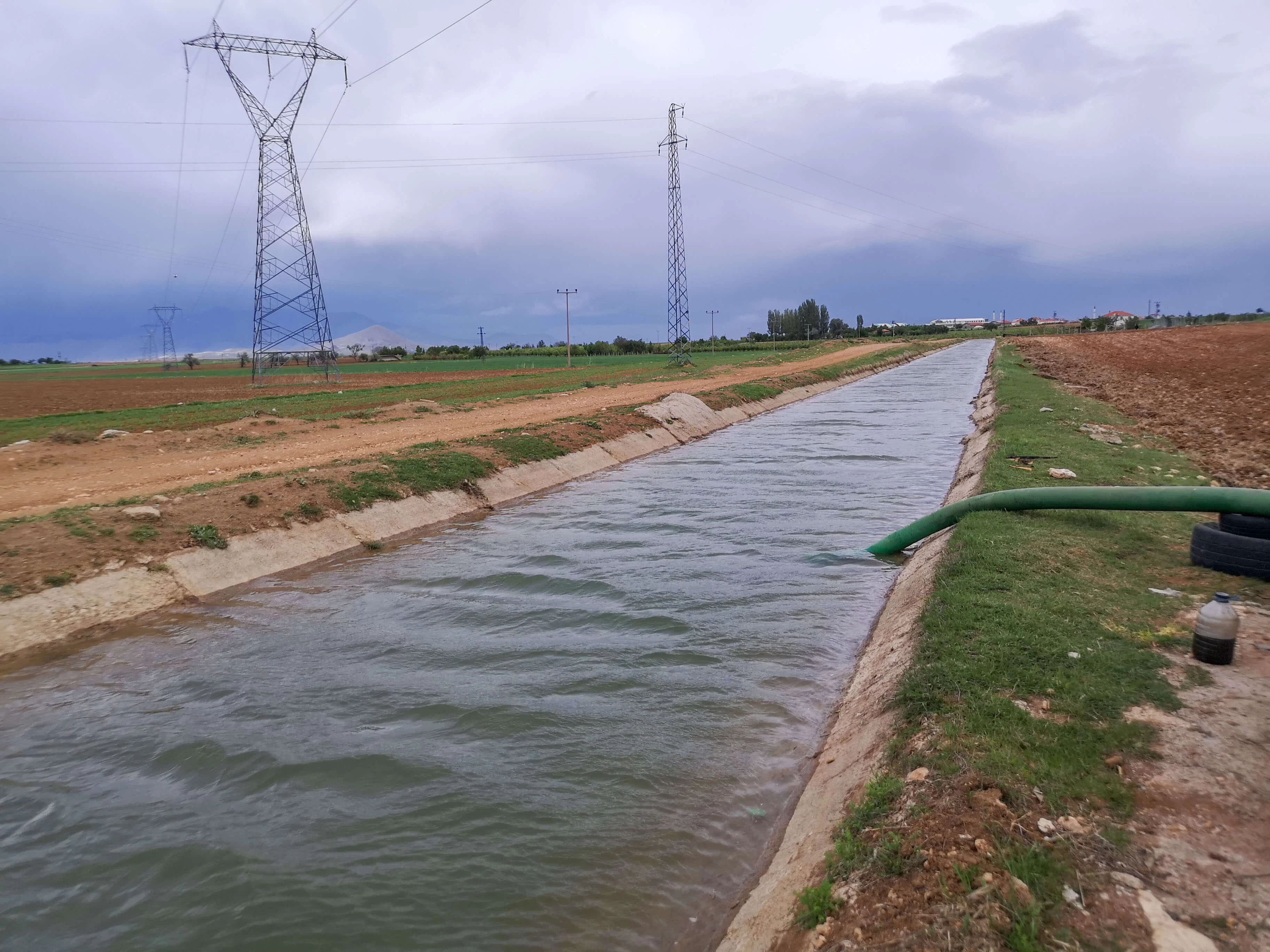 GÖNDERE' de 9 DÖNÜM SATILIK TARLA