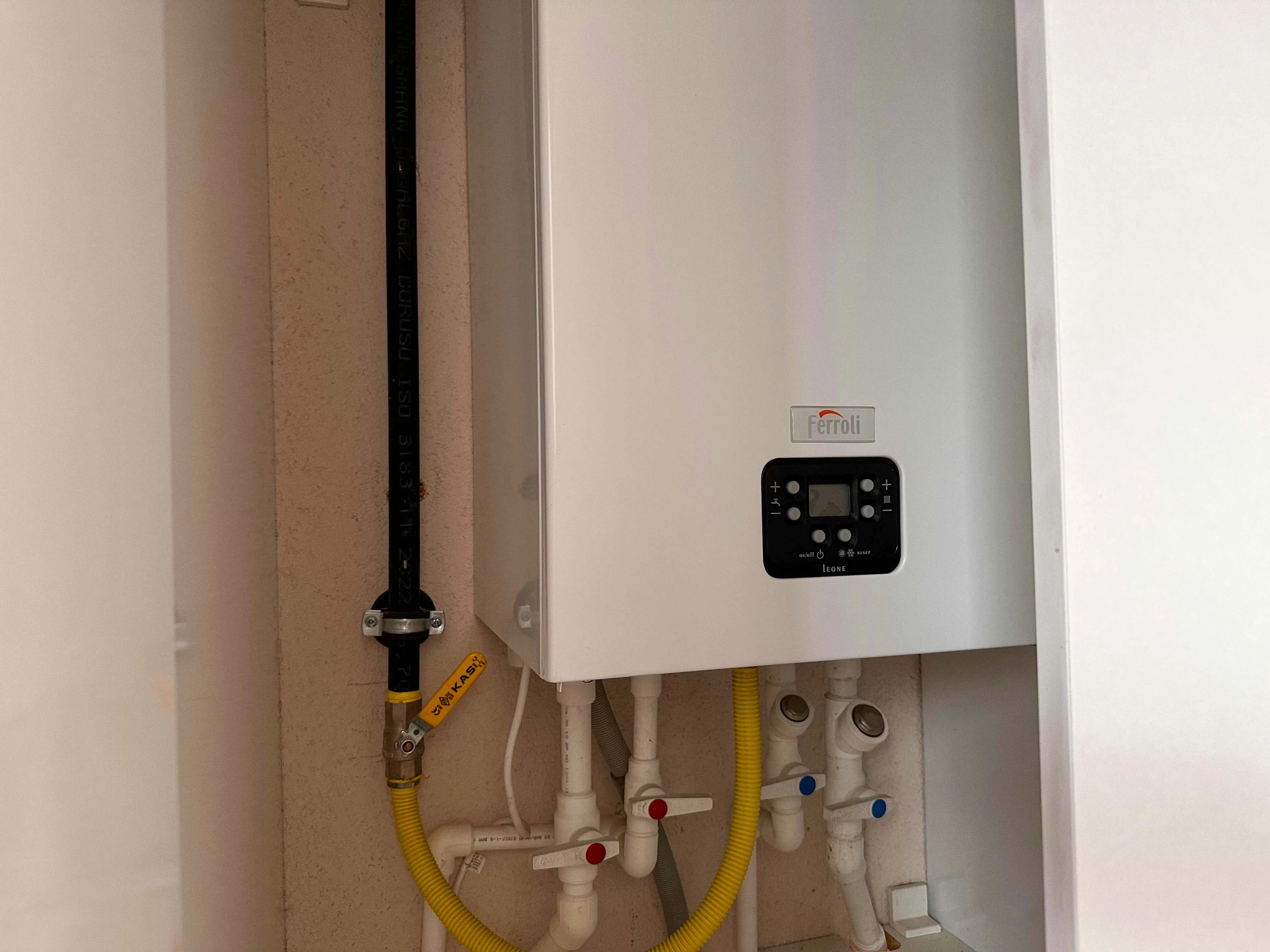 MAHMUDİYE MAHALLESİN de 2+0 SATILIK DAİRE