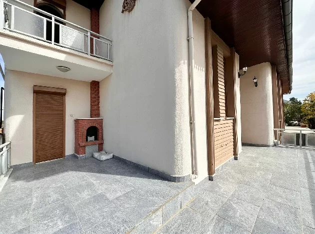 KONYA MERAM KARAHÜYÜK'TE SATILIK VİLLA