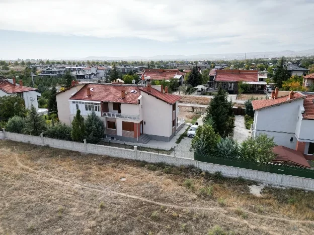 KONYA MERAM KARAHÜYÜK'TE SATILIK VİLLA