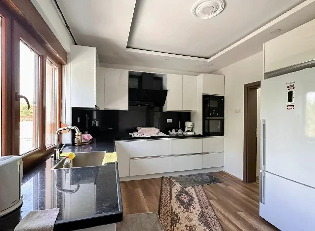 KONYA MERAM KARAHÜYÜK'TE SATILIK VİLLA