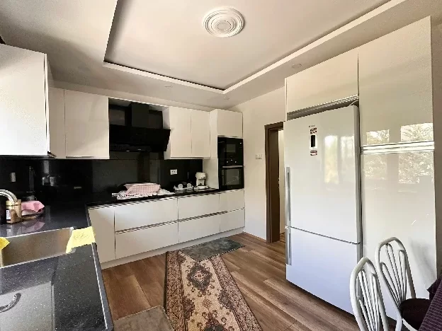 KONYA MERAM KARAHÜYÜK'TE SATILIK VİLLA