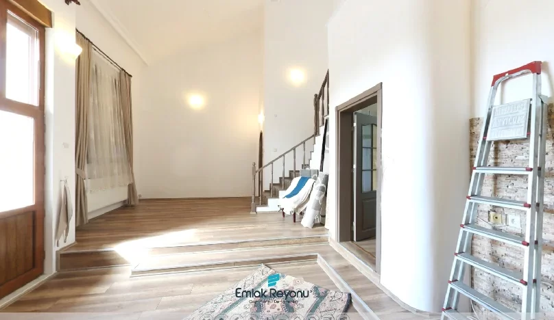 KONYA MERAM KARAHÜYÜK'TE SATILIK VİLLA