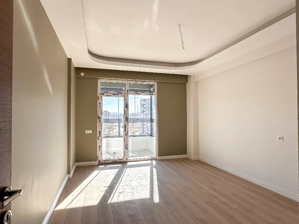 YENİŞEHİR MAH.de ÖZEL TERASLI 4+1 SATILIK DAİRE