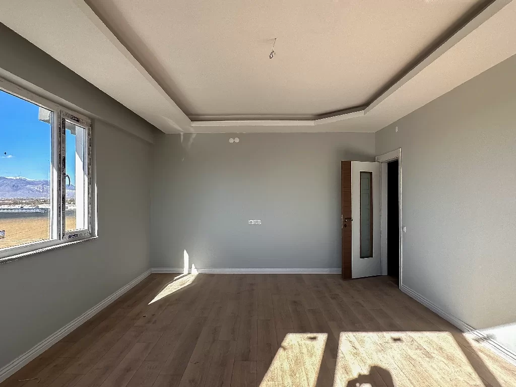 YENİŞEHİR MAH.de ÖZEL TERASLI 4+1 SATILIK DAİRE