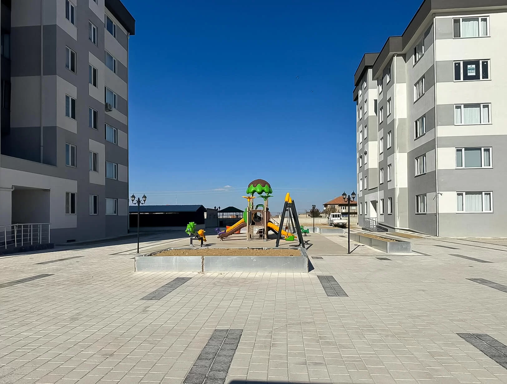 YENİŞEHİR MAH.de ÖZEL TERASLI 4+1 SATILIK DAİRE