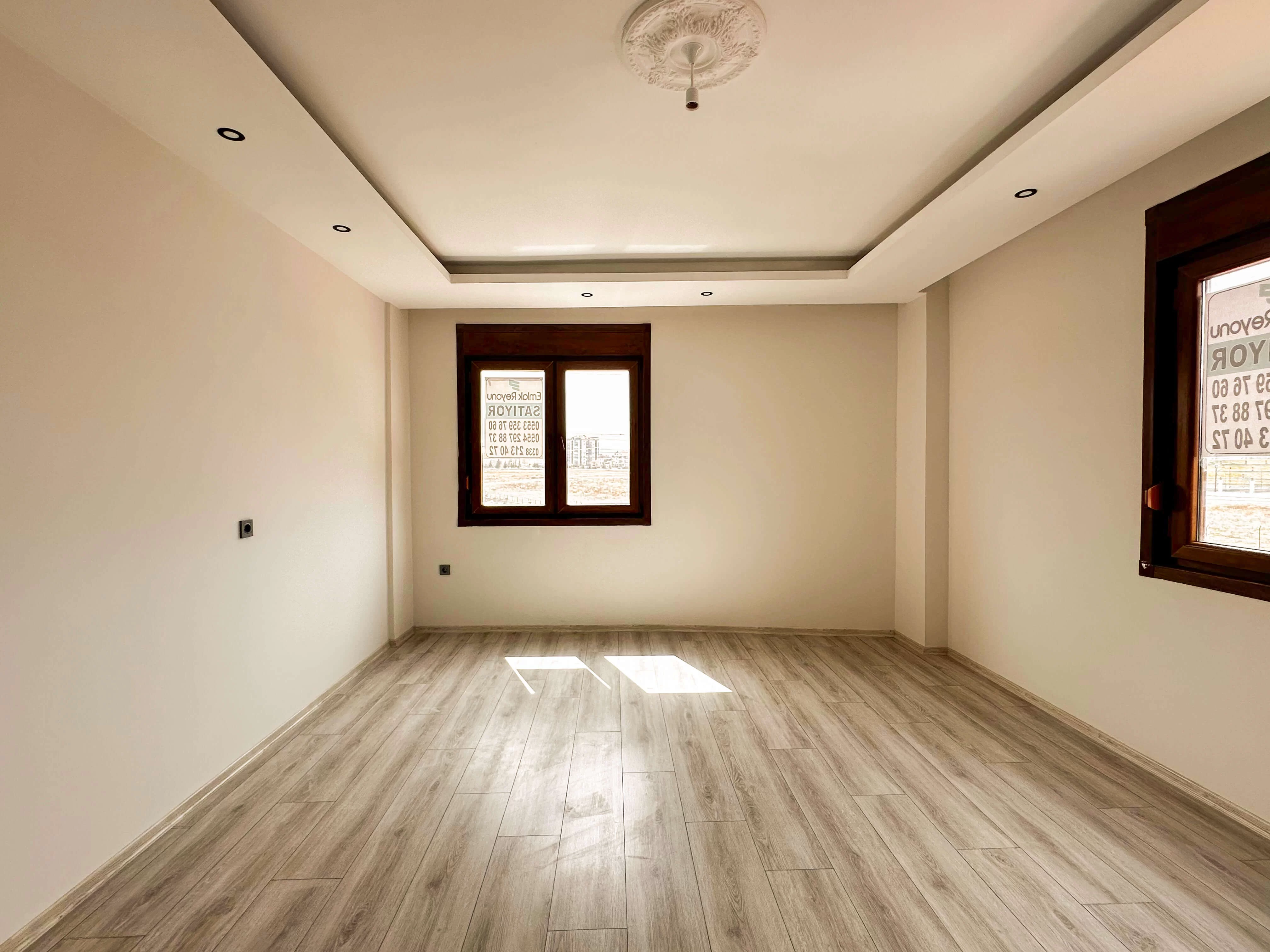 SÜMER MAH de MÜSTAKİL GARAJLI 3+1 SATILIK DAİRE