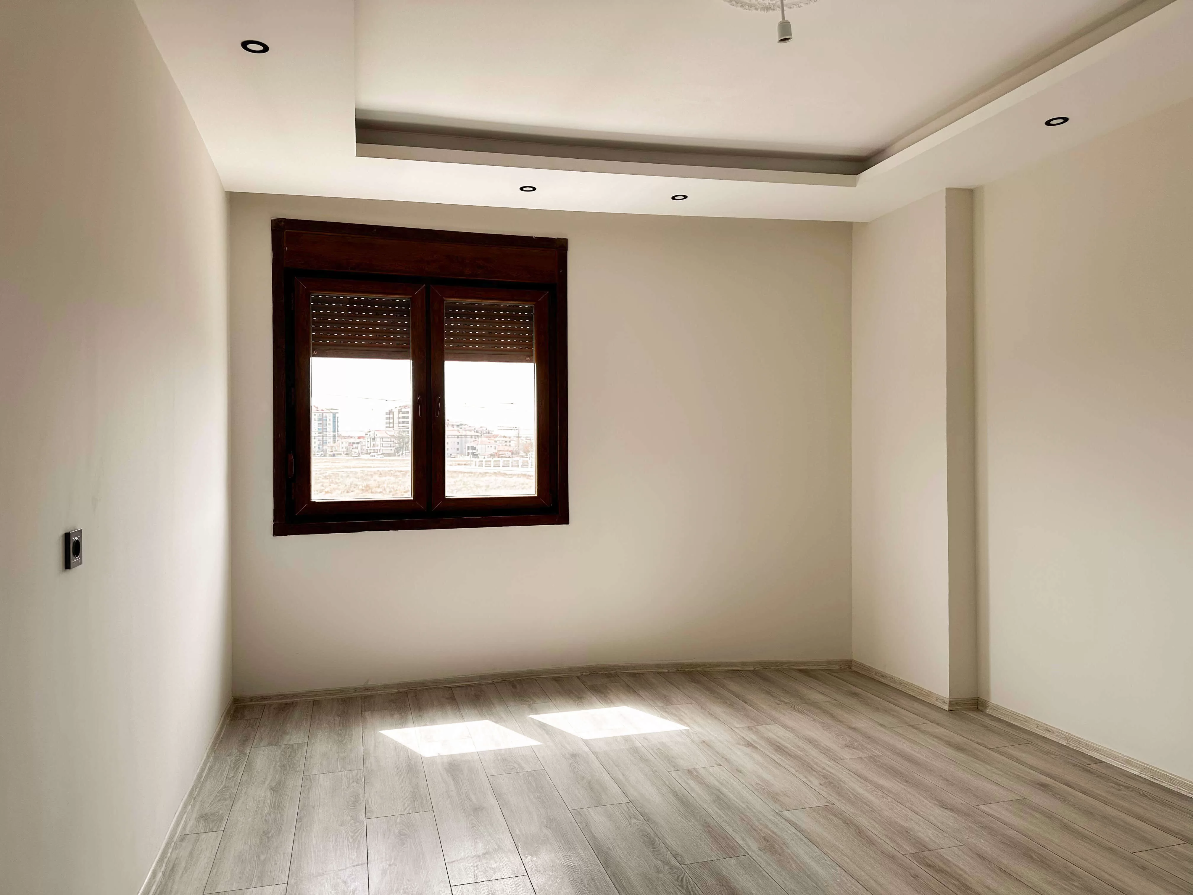 SÜMER MAH de MÜSTAKİL GARAJLI 3+1 SATILIK DAİRE