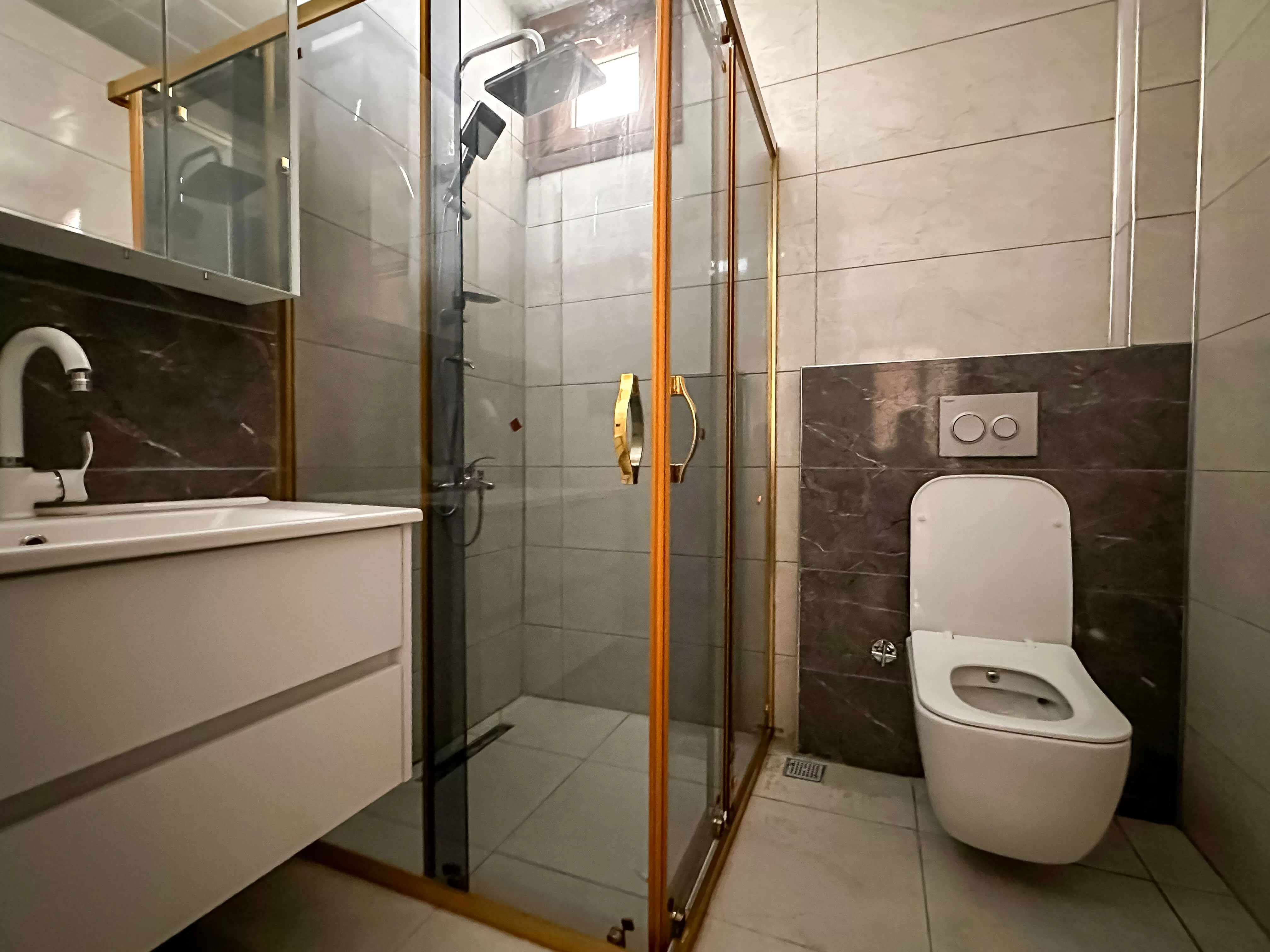 SÜMER MAH de MÜSTAKİL GARAJLI 3+1 SATILIK DAİRE