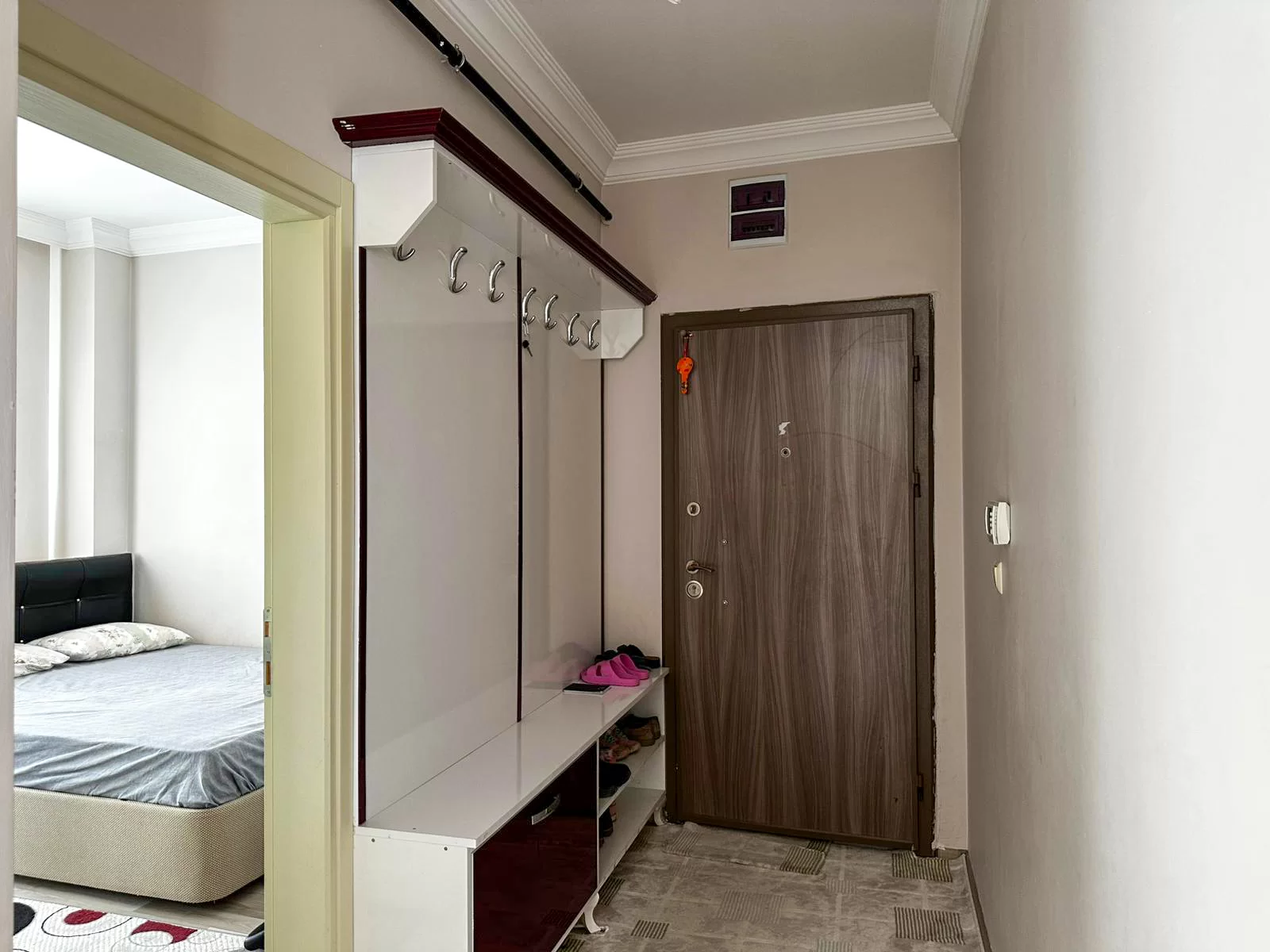 CEDİT MAH.de MÜSTAKİL GARAJI 2+1 SATILIK DAİRE