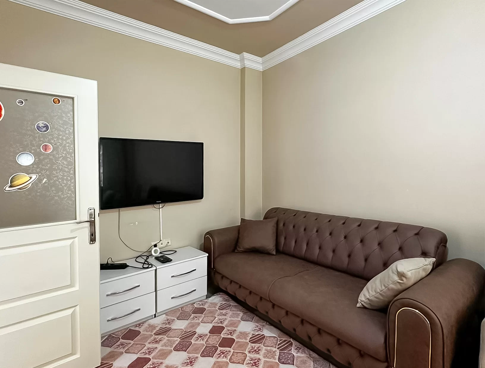 CEDİT MAH.de MÜSTAKİL GARAJI 2+1 SATILIK DAİRE