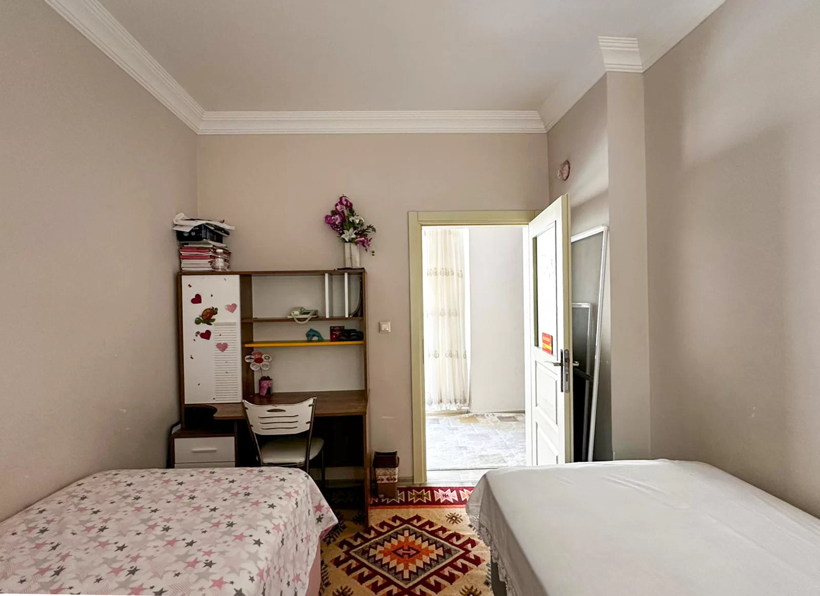CEDİT MAH.de MÜSTAKİL GARAJI 2+1 SATILIK DAİRE