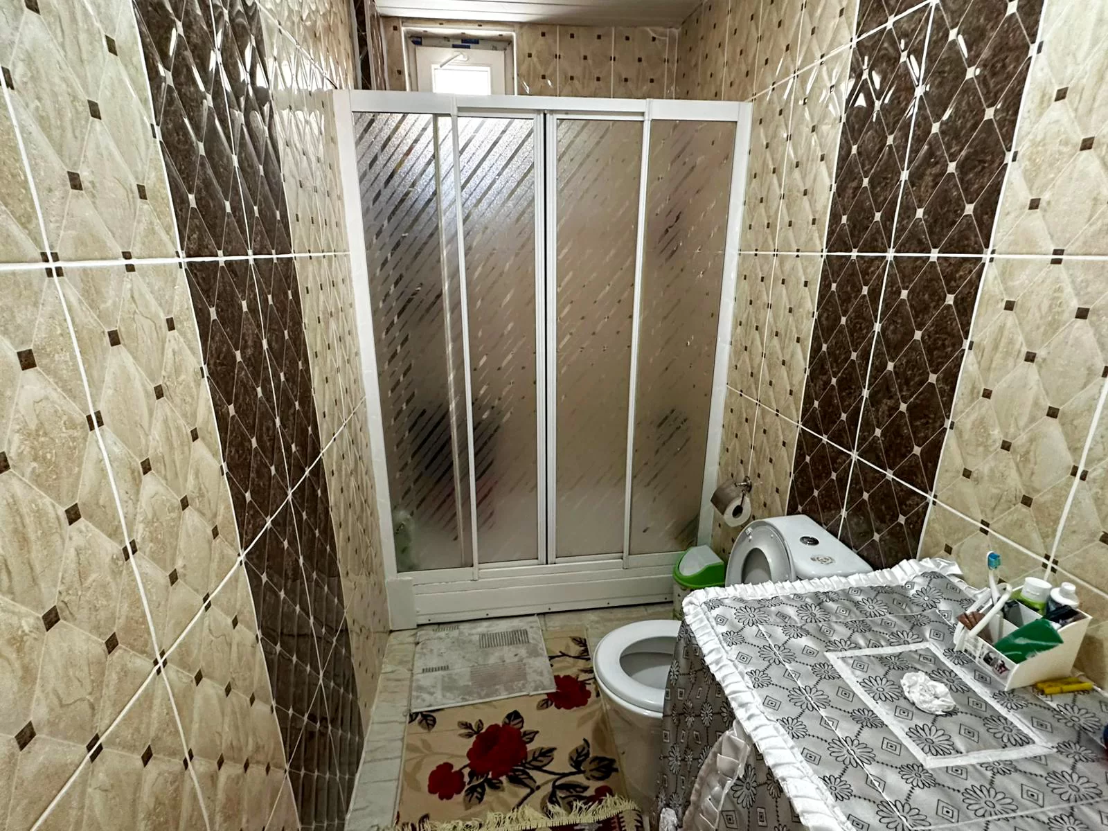 CEDİT MAH.de MÜSTAKİL GARAJI 2+1 SATILIK DAİRE