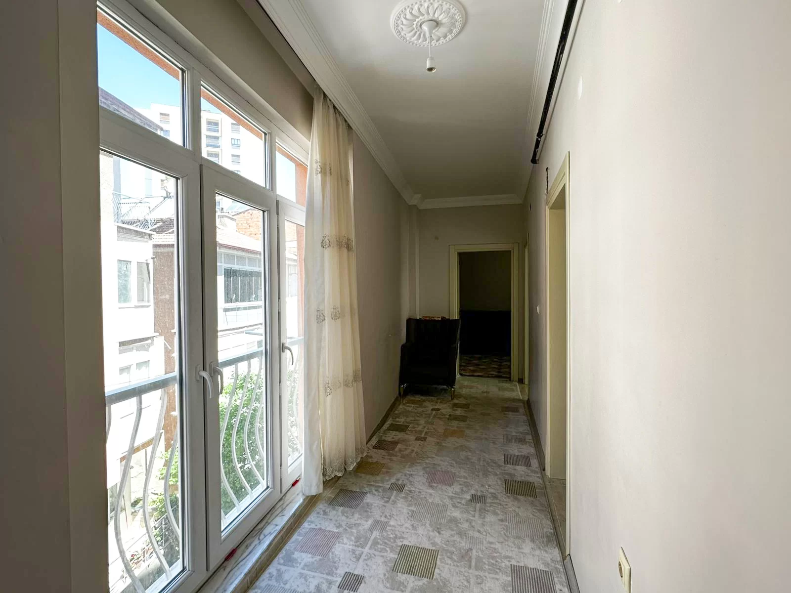 CEDİT MAH.de MÜSTAKİL GARAJI 2+1 SATILIK DAİRE