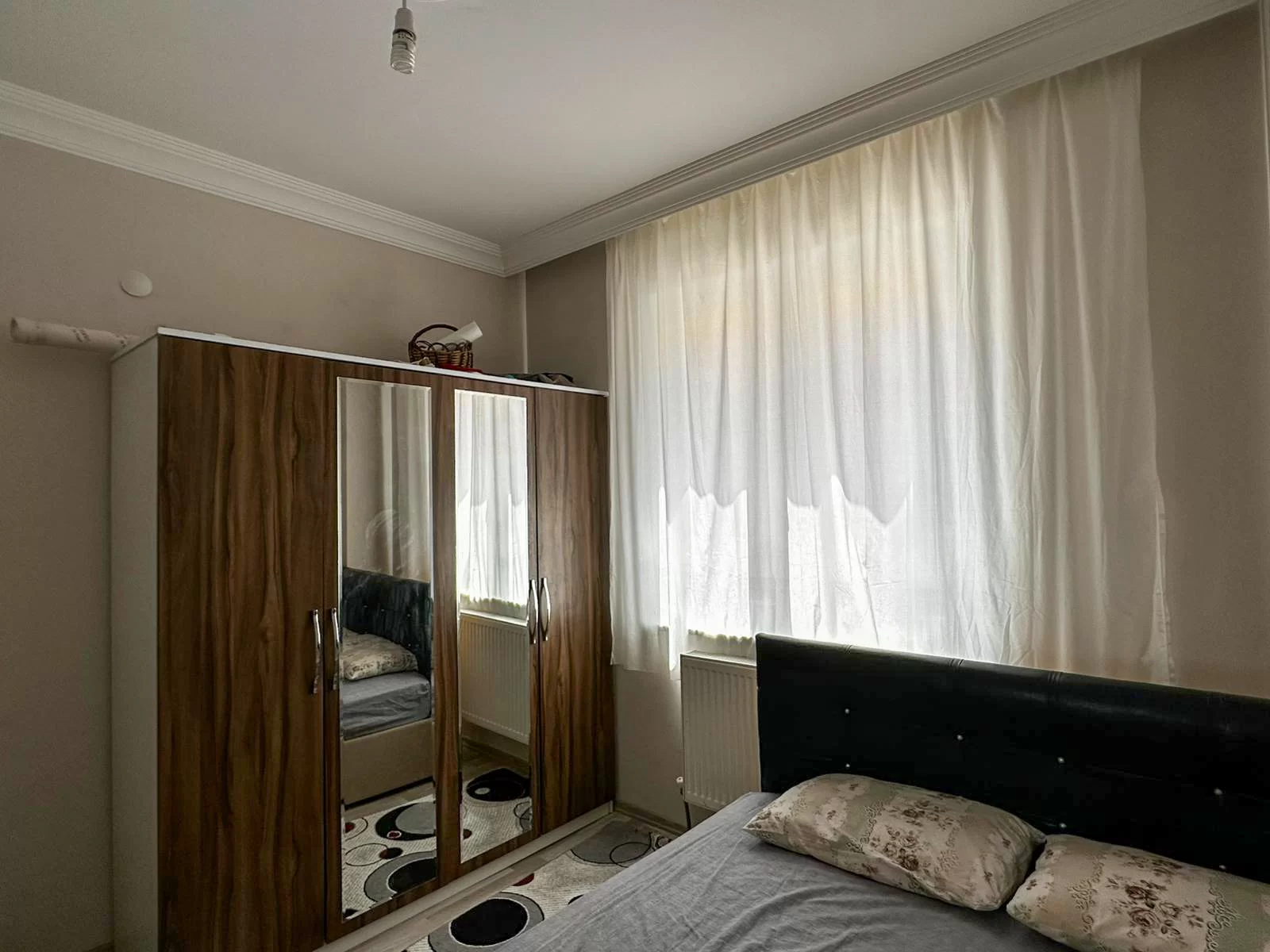CEDİT MAH.de MÜSTAKİL GARAJI 2+1 SATILIK DAİRE