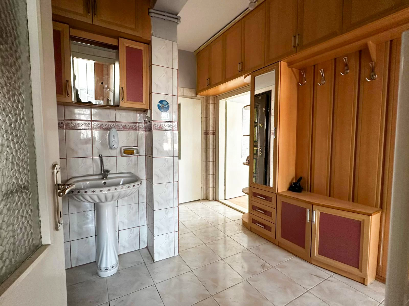 ALİŞAHANE MAH.de ARA KAT SATILIK DAİRE