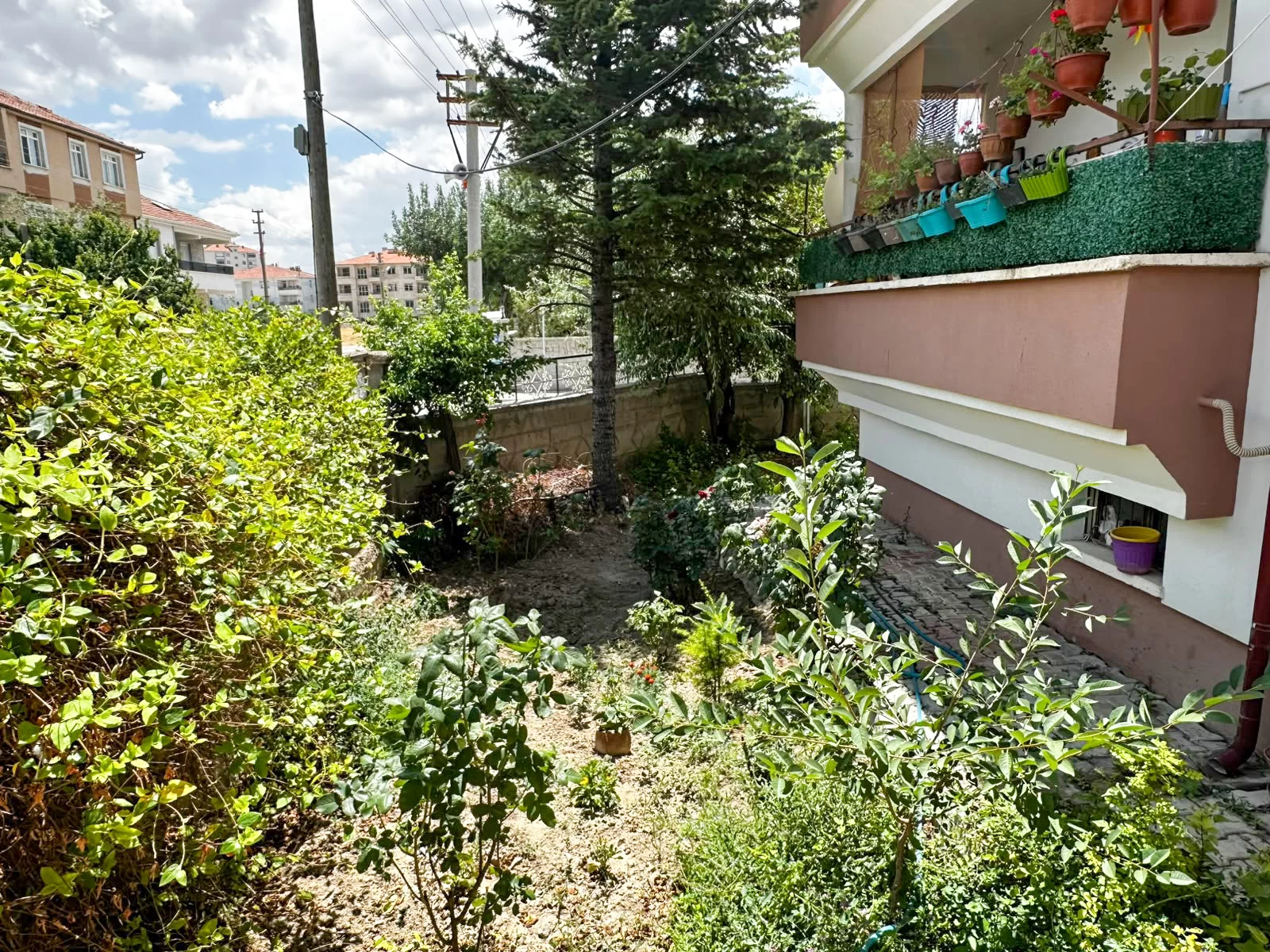 Hisar Mah'de 3 Katlı Komple Satılık Bina